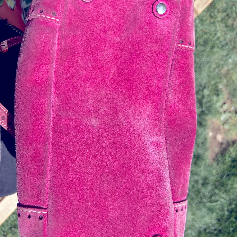 Rose Leatherware Suede Coach - Picture 8 of 8